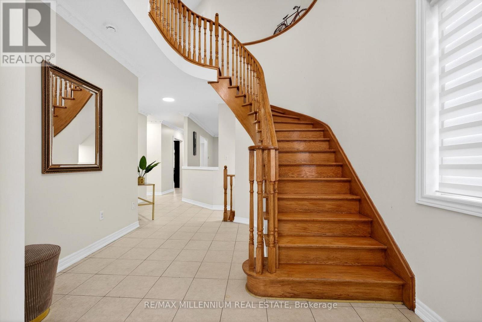 75 Twin Hill Crescent, Vaughan, Ontario  L4H 0G7 - Photo 5 - N12702888