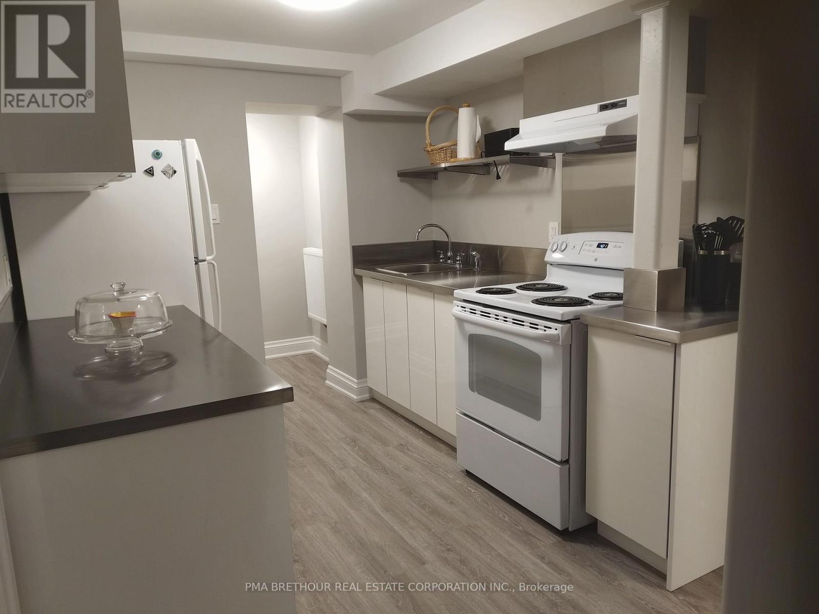 67 Cartwright Avenue, Toronto, Ontario  M6A 1V1 - Photo 7 - W12584296