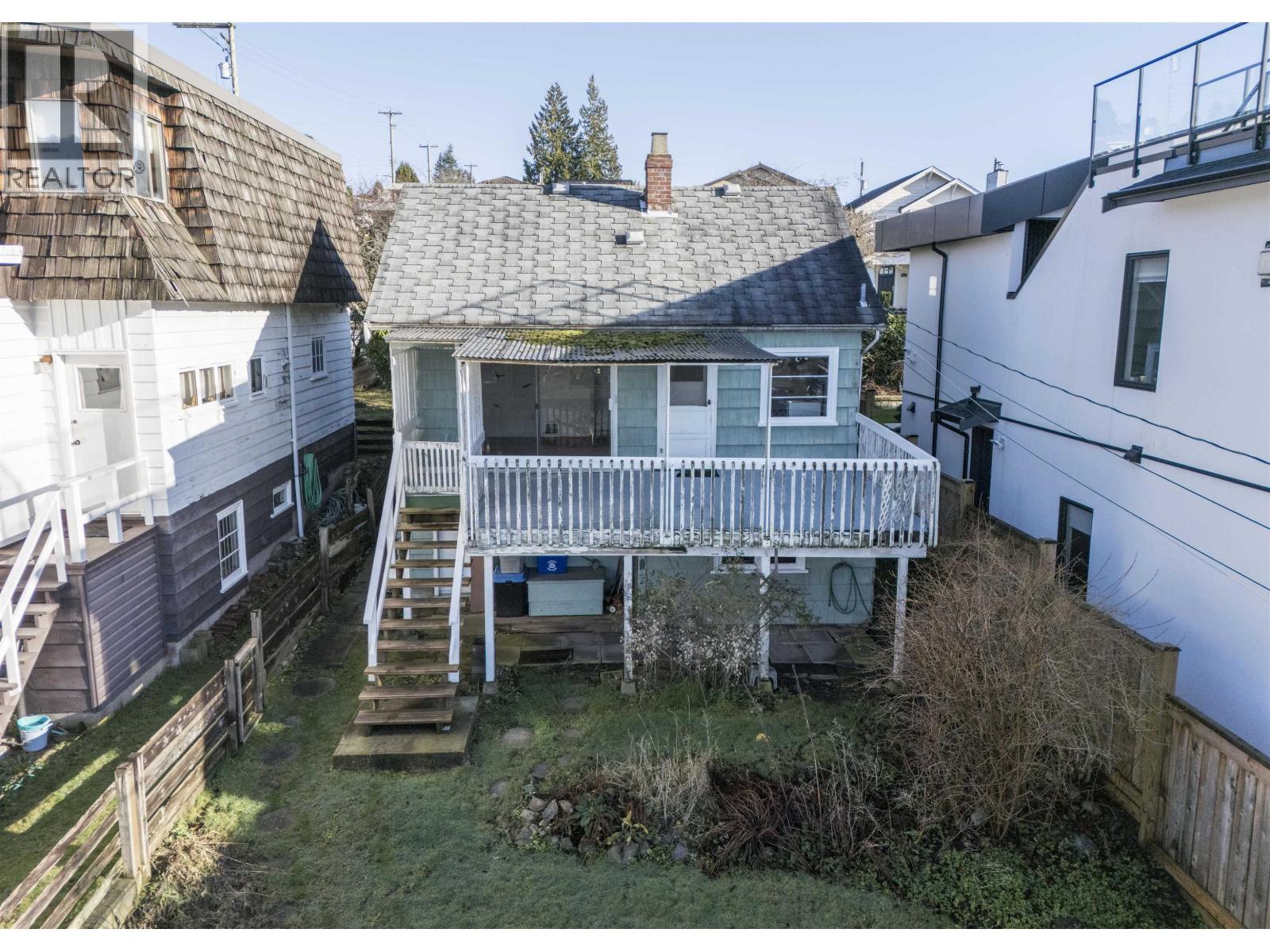 11 Hythe Avenue, Burnaby, British Columbia  V5B 3H6 - Photo 12 - R3073637