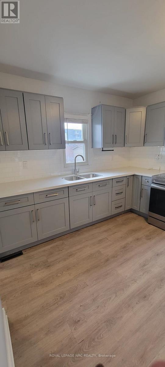 27 Lasalle(Main Unit) Street E, Welland, Ontario  L3B 4J5 - Photo 3 - X12703522