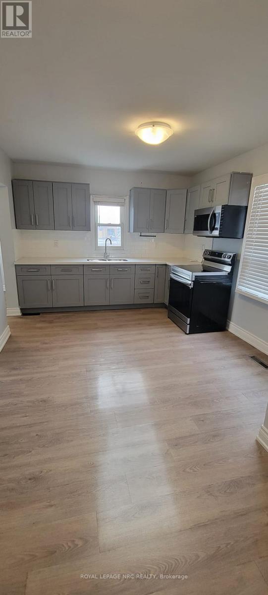 27 Lasalle(Main Unit) Street E, Welland, Ontario  L3B 4J5 - Photo 4 - X12703522