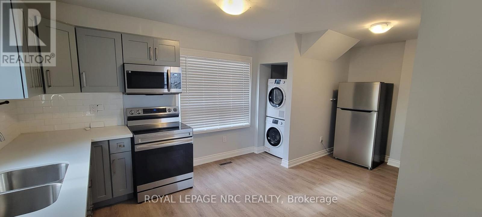 27 Lasalle(Main Unit) Street E, Welland, Ontario  L3B 4J5 - Photo 5 - X12703522