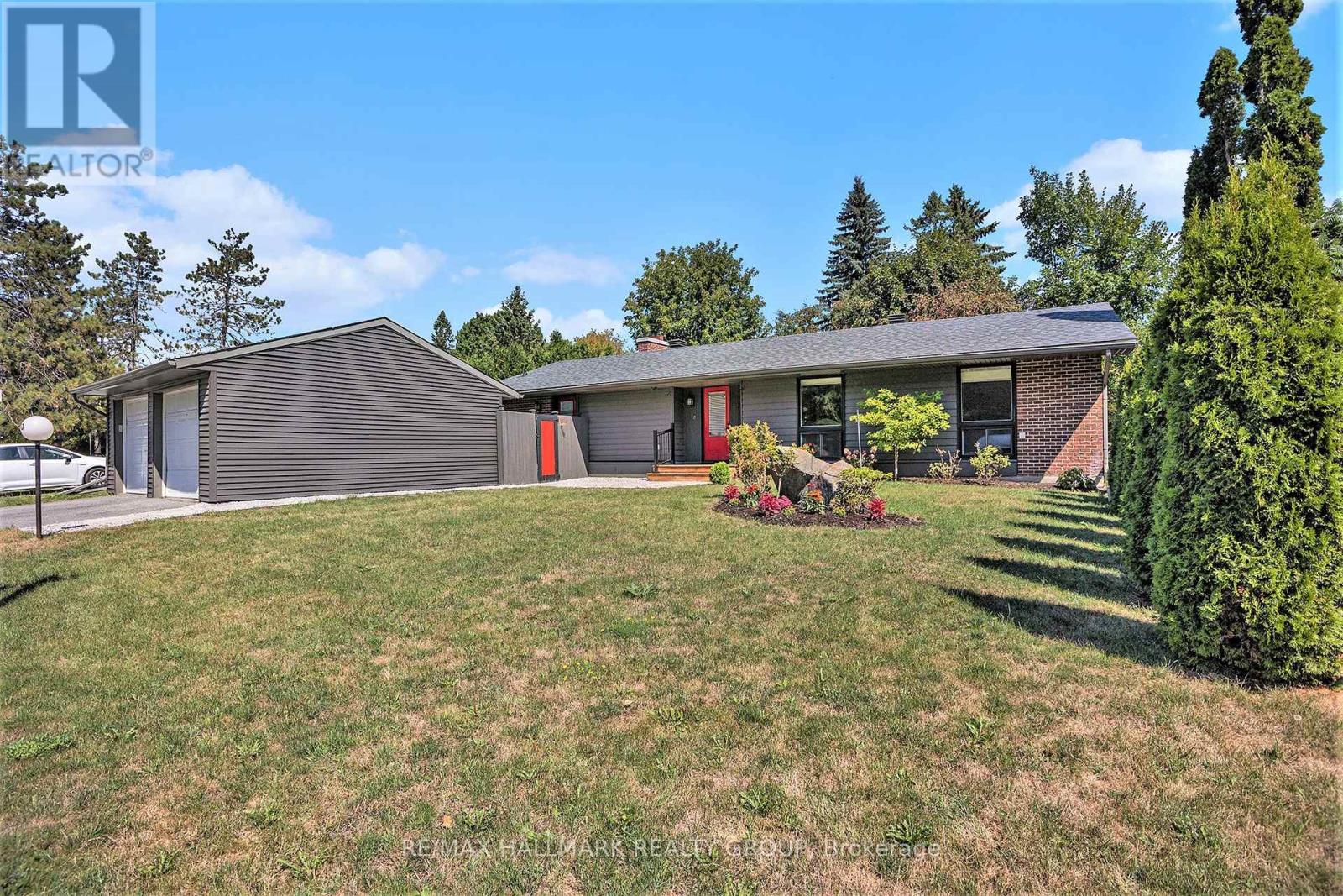 70 Varley Drive, Ottawa, Ontario  K2K 1H2 - Photo 3 - X12497190