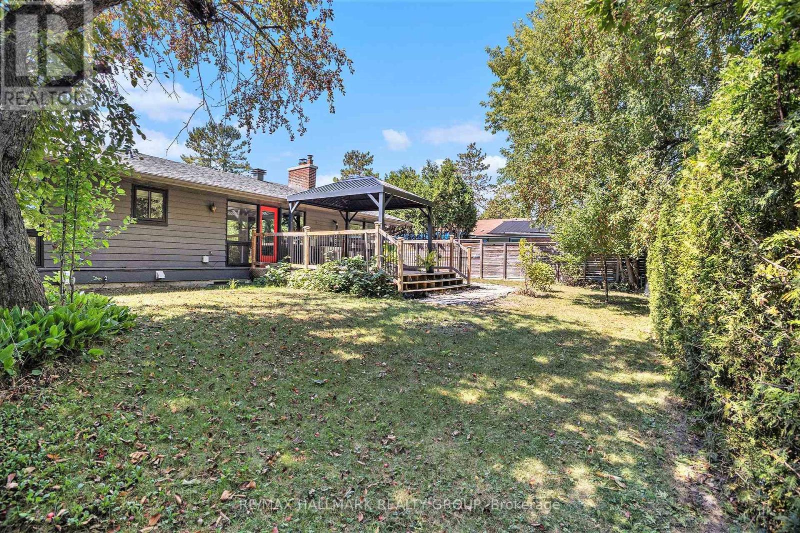 70 Varley Drive, Ottawa, Ontario  K2K 1H2 - Photo 38 - X12497190