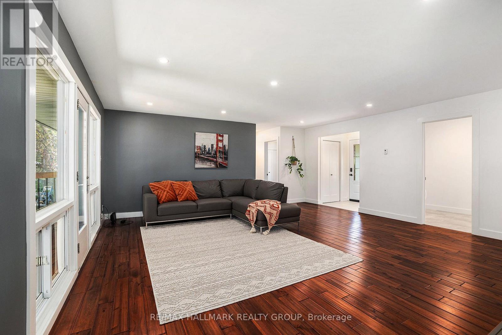 70 Varley Drive, Ottawa, Ontario  K2K 1H2 - Photo 6 - X12497190