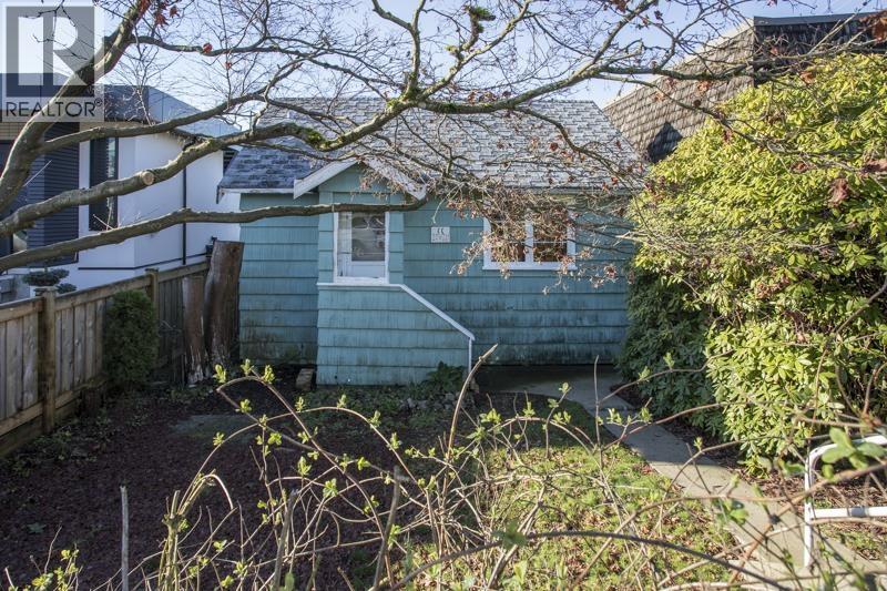 11 Hythe Avenue, Burnaby, British Columbia  V5B 3H6 - Photo 8 - R3073753