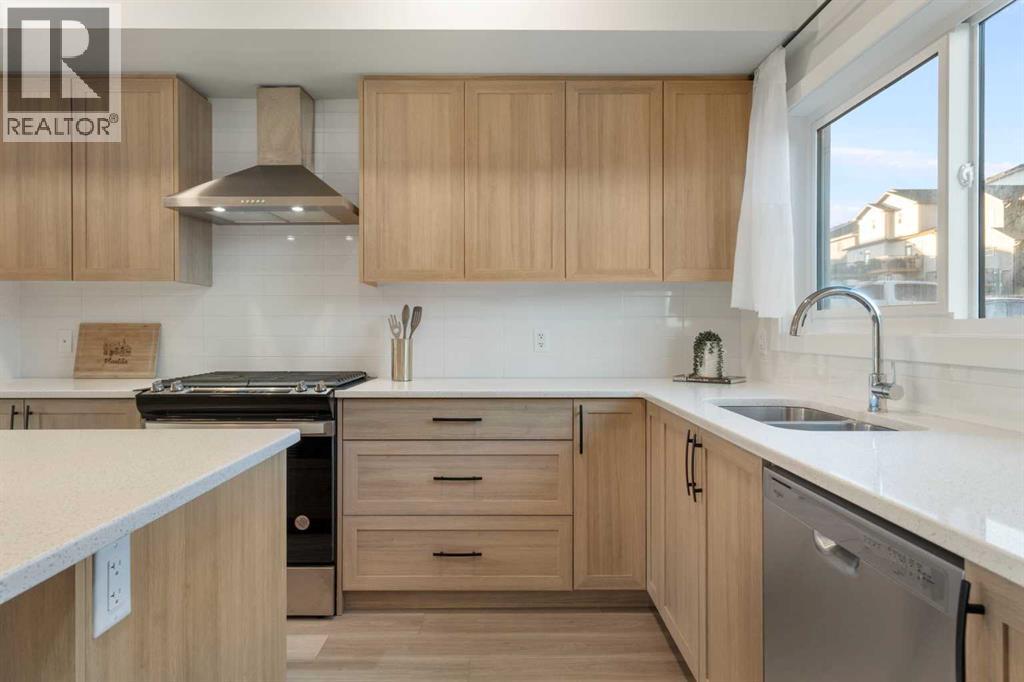 99 Edith Passage Nw, Calgary, Alberta  T3R 2B5 - Photo 21 - A2278688