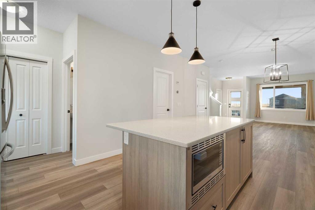 99 Edith Passage Nw, Calgary, Alberta  T3R 2B5 - Photo 22 - A2278688