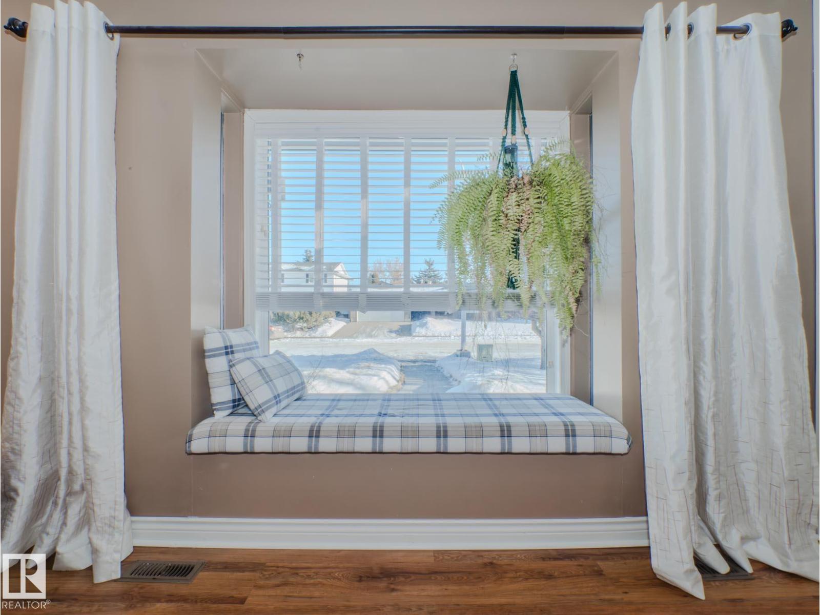 3204 113b St Nw, Edmonton, Alberta  T6J 3T7 - Photo 5 - E4470259