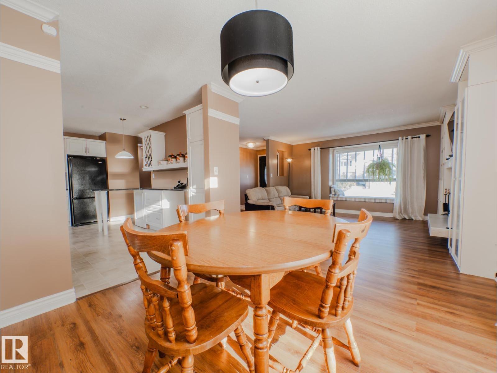 3204 113b St Nw, Edmonton, Alberta  T6J 3T7 - Photo 9 - E4470259