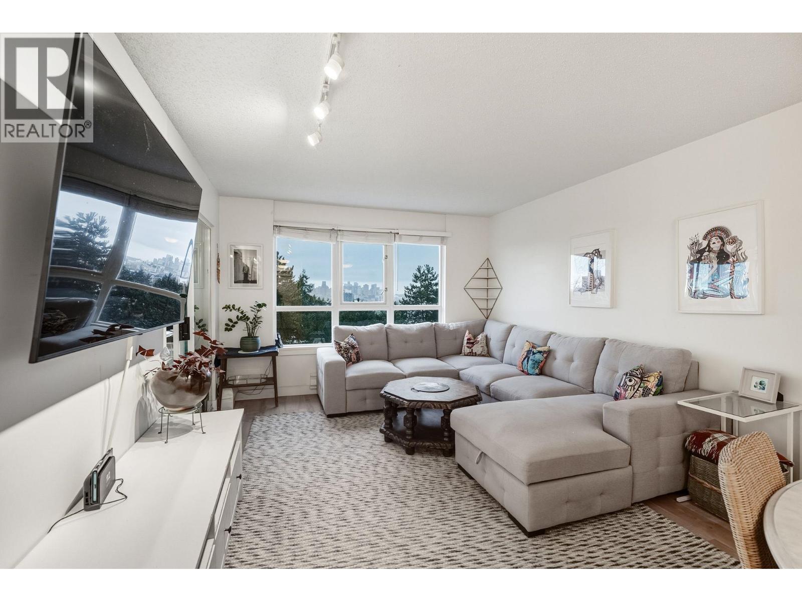 503 1833 FRANCES STREET, Vancouver, British Columbia