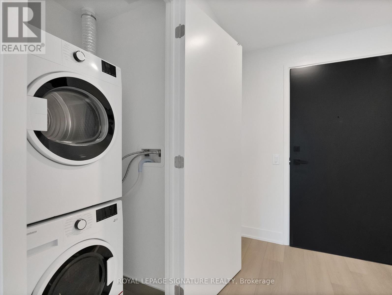 1004 - 36 Olive Street, Toronto (Willowdale East), Ontario  M2N 0M4 - Photo 3 - C12703050