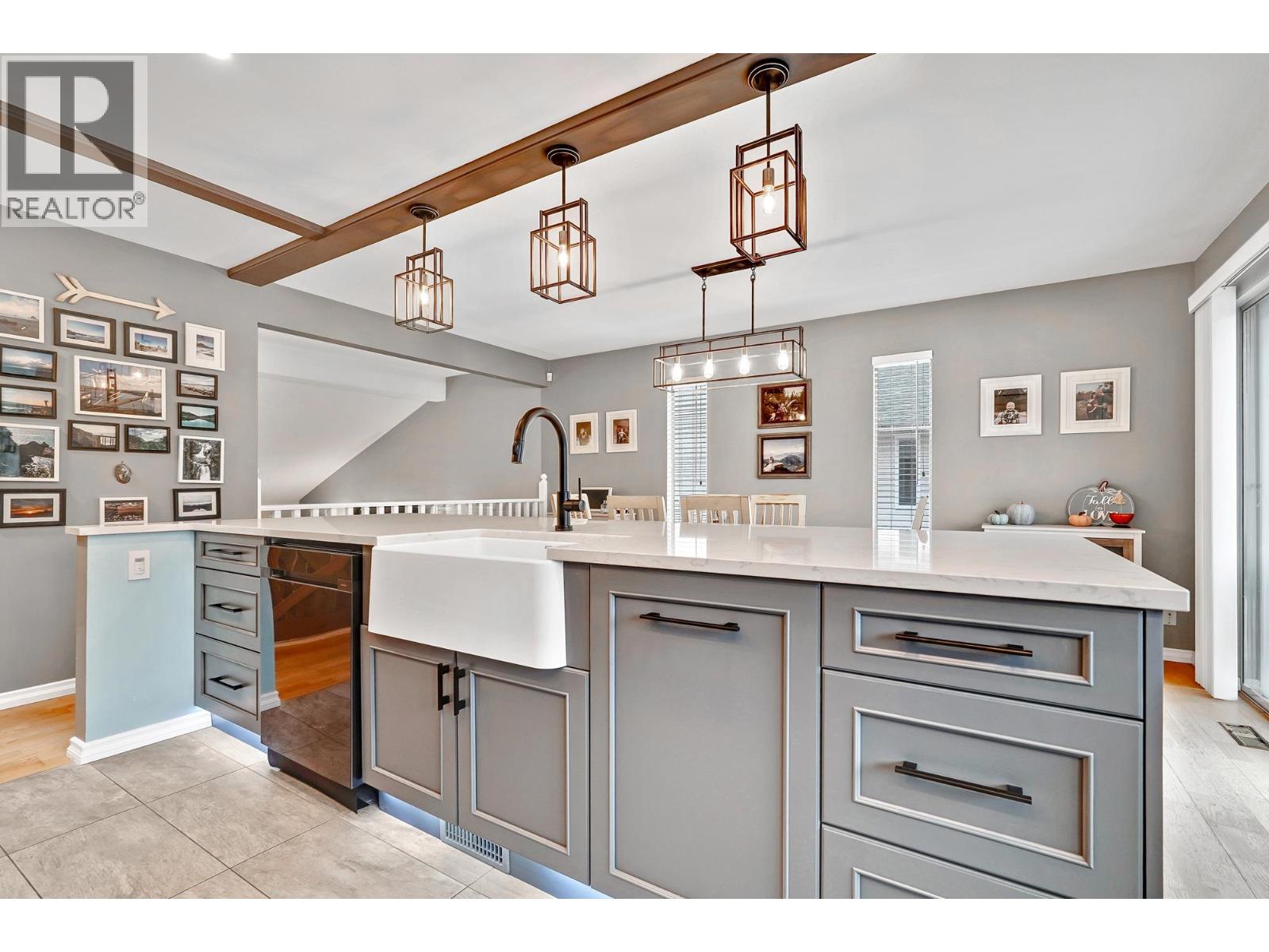 24810 118B AVENUE, Maple Ridge, British Columbia