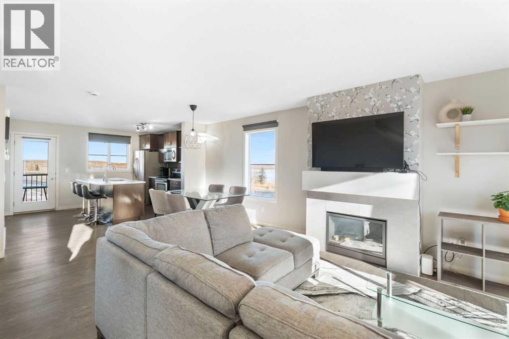 325 Copperpond Landing Se, Calgary, Alberta  T2Z 1G6 - Photo 9 - A2279011