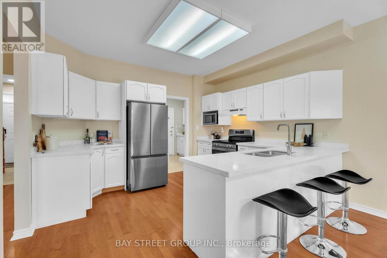 Photo 16 of 49 for 394 Berryhill Drive W