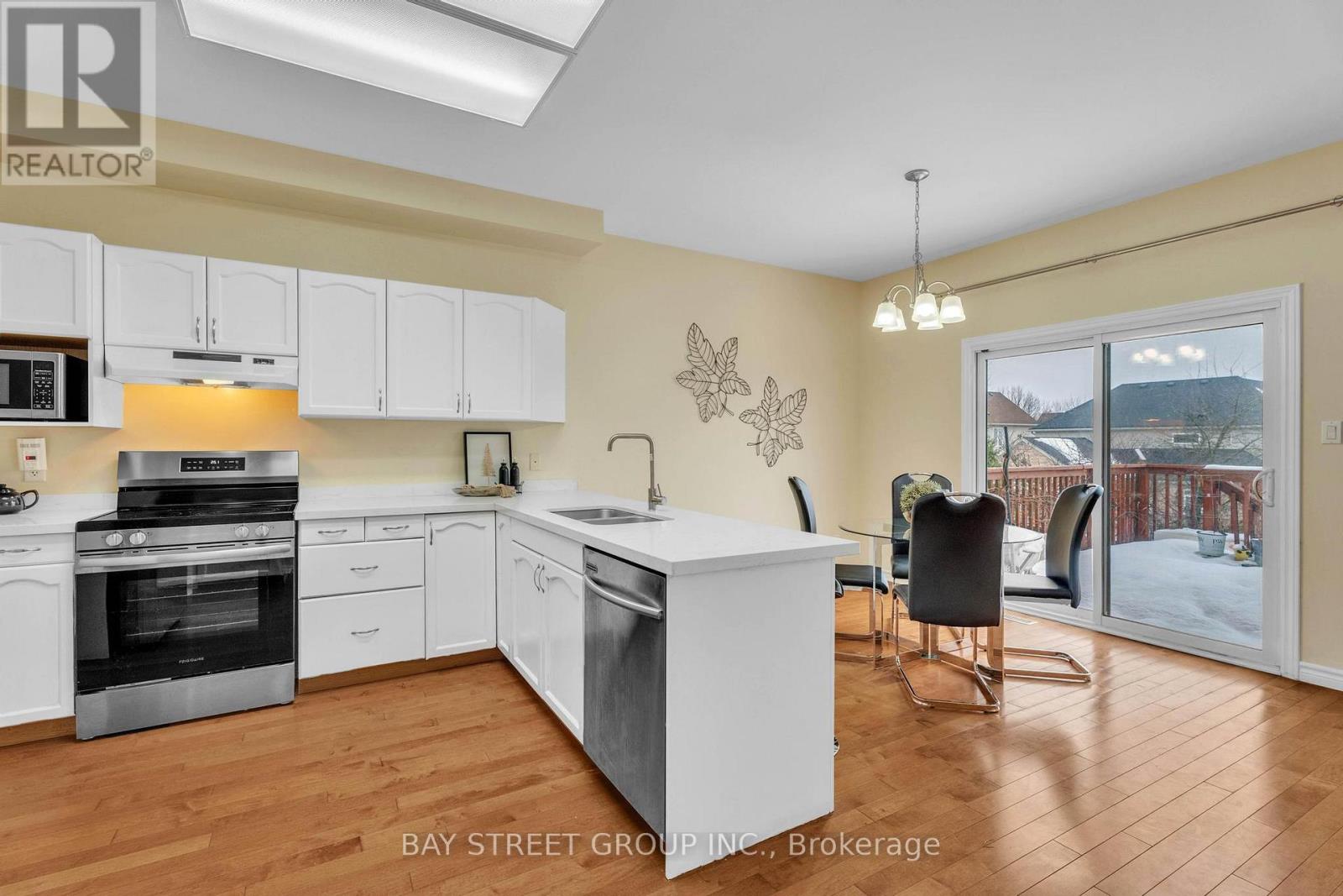 Photo 18 of 49 for 394 Berryhill Drive W