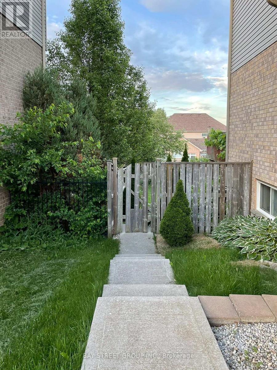 Photo 38 of 49 for 394 Berryhill Drive W