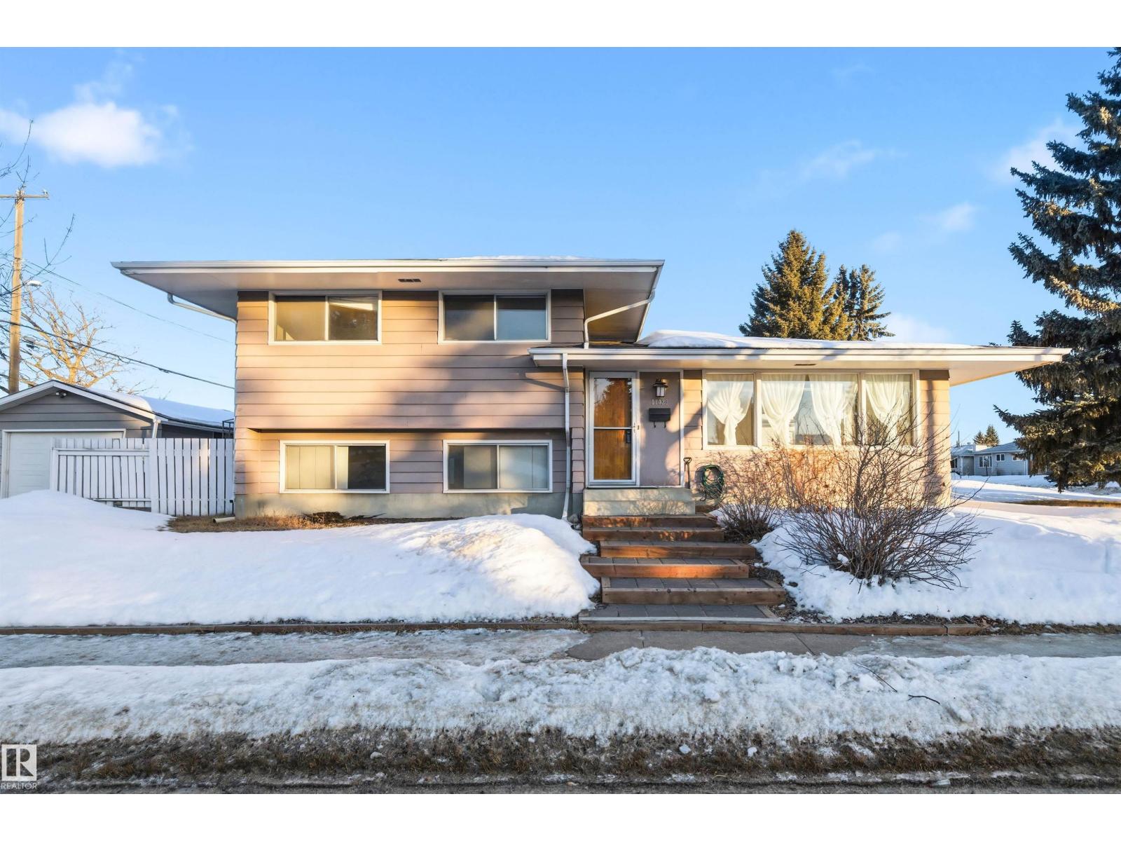 11428 51 AV NW, Edmonton, Alberta