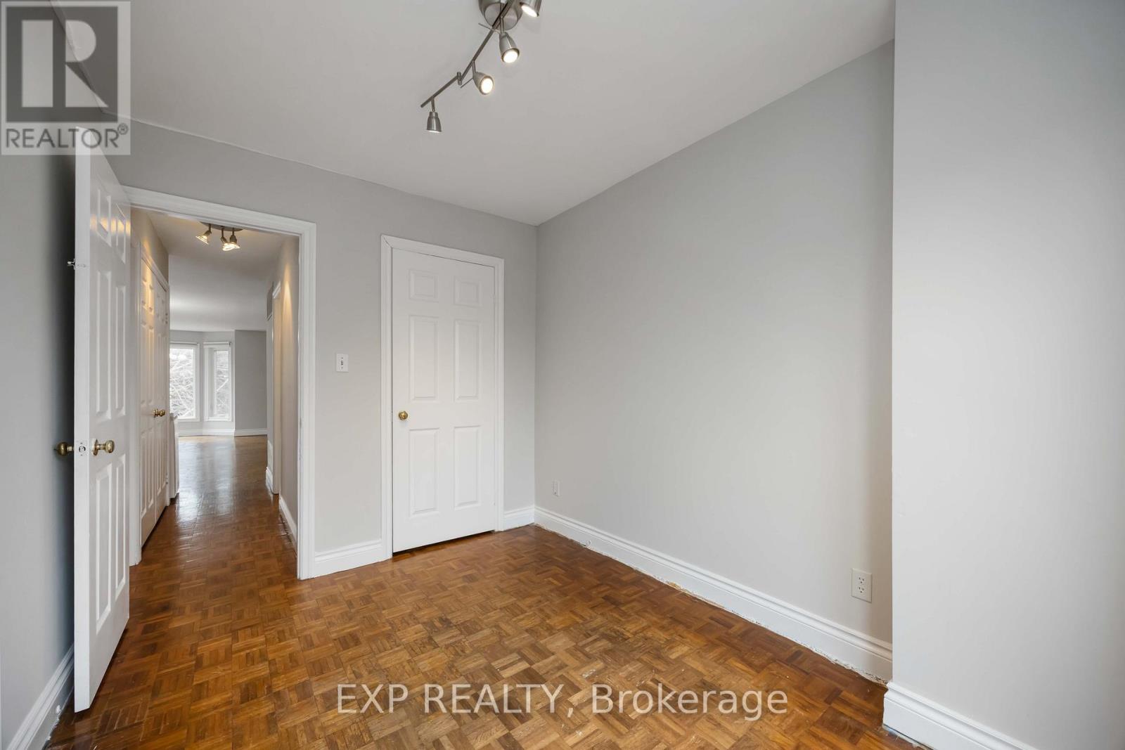 Upper - 211 Dovercourt Road, Toronto, Ontario  M6J 3C9 - Photo 16 - C12703576
