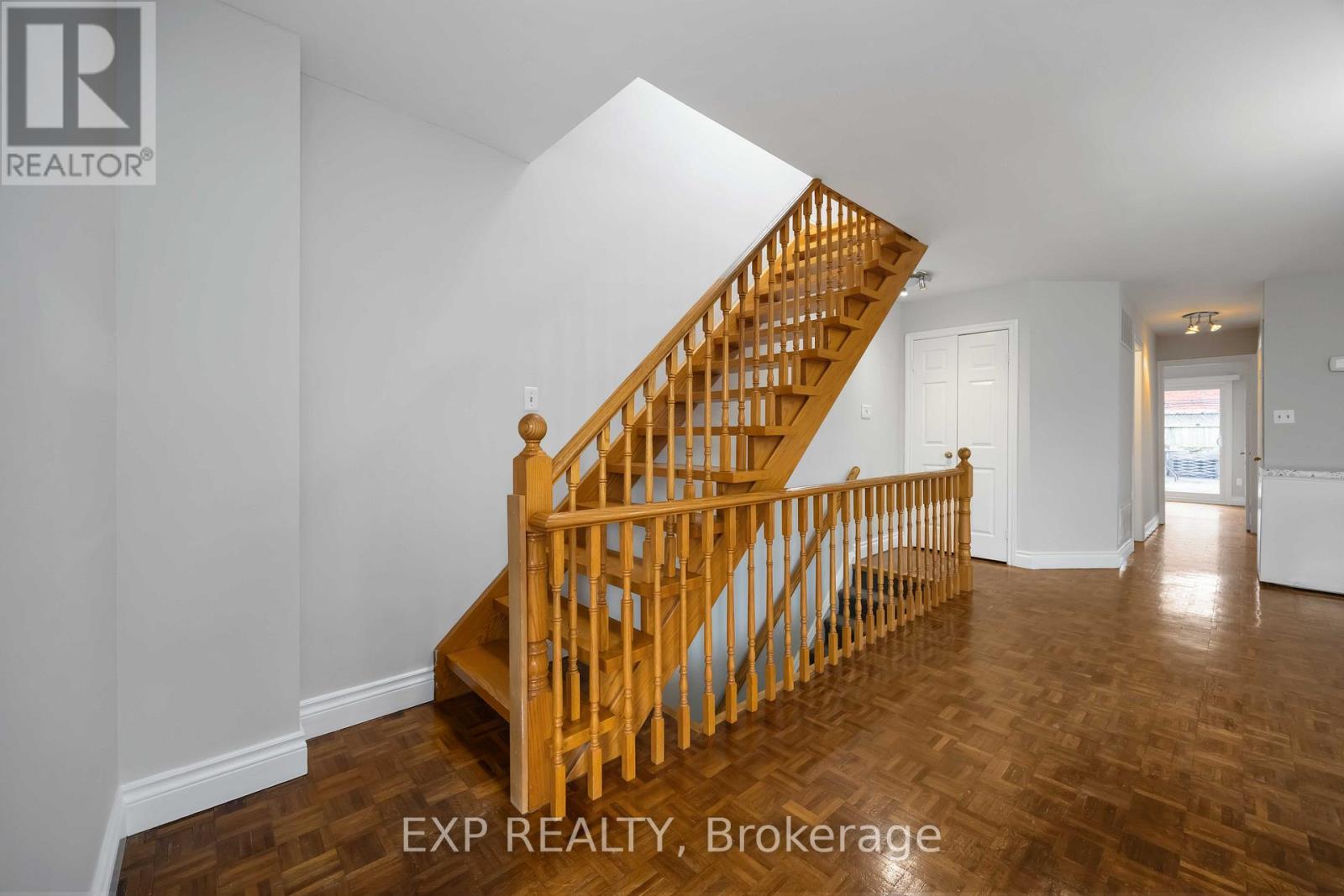 Upper - 211 Dovercourt Road, Toronto, Ontario  M6J 3C9 - Photo 18 - C12703576