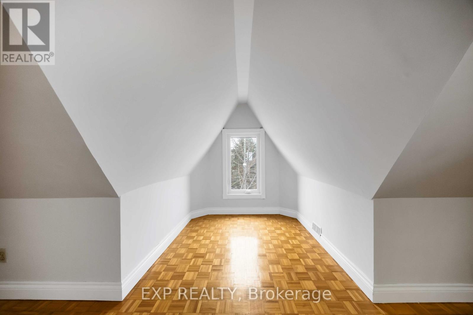 Upper - 211 Dovercourt Road, Toronto, Ontario  M6J 3C9 - Photo 22 - C12703576