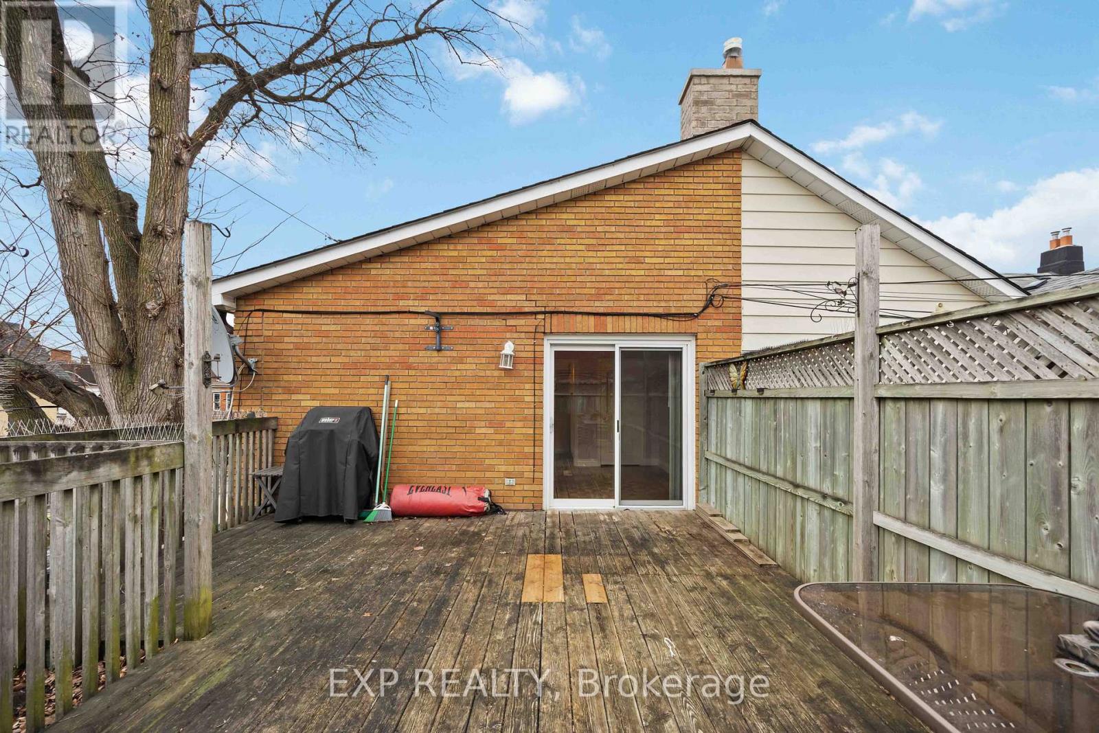 Upper - 211 Dovercourt Road, Toronto, Ontario  M6J 3C9 - Photo 29 - C12703576