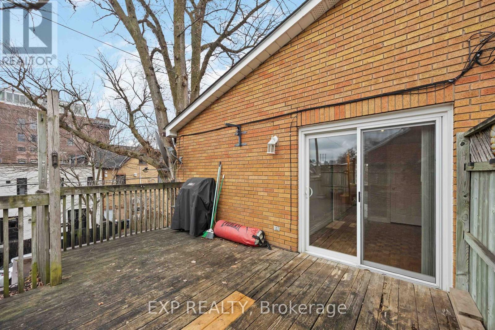 Upper - 211 Dovercourt Road, Toronto, Ontario  M6J 3C9 - Photo 30 - C12703576