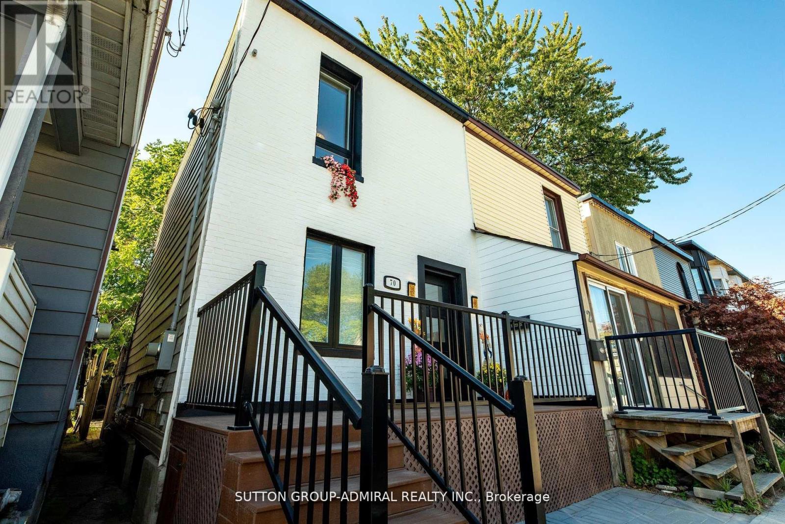 70 Carlaw Avenue, Toronto, Ontario  M4M 2R7 - Photo 3 - E12703538