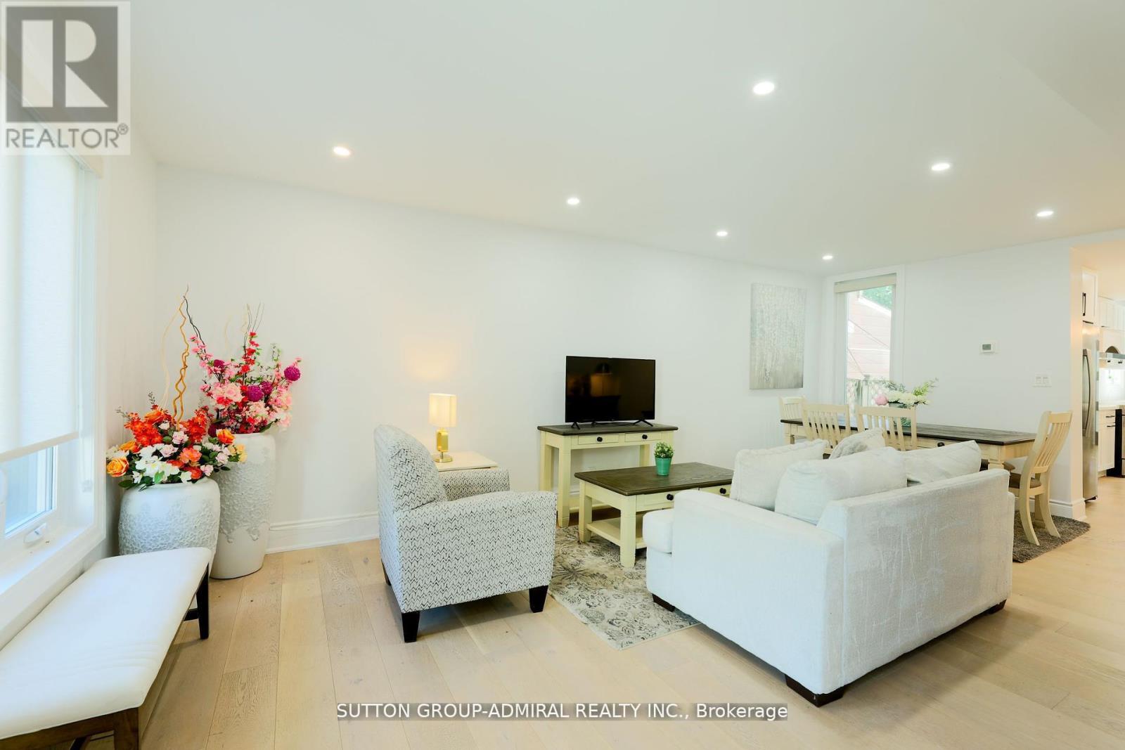 70 Carlaw Avenue, Toronto, Ontario  M4M 2R7 - Photo 6 - E12703538