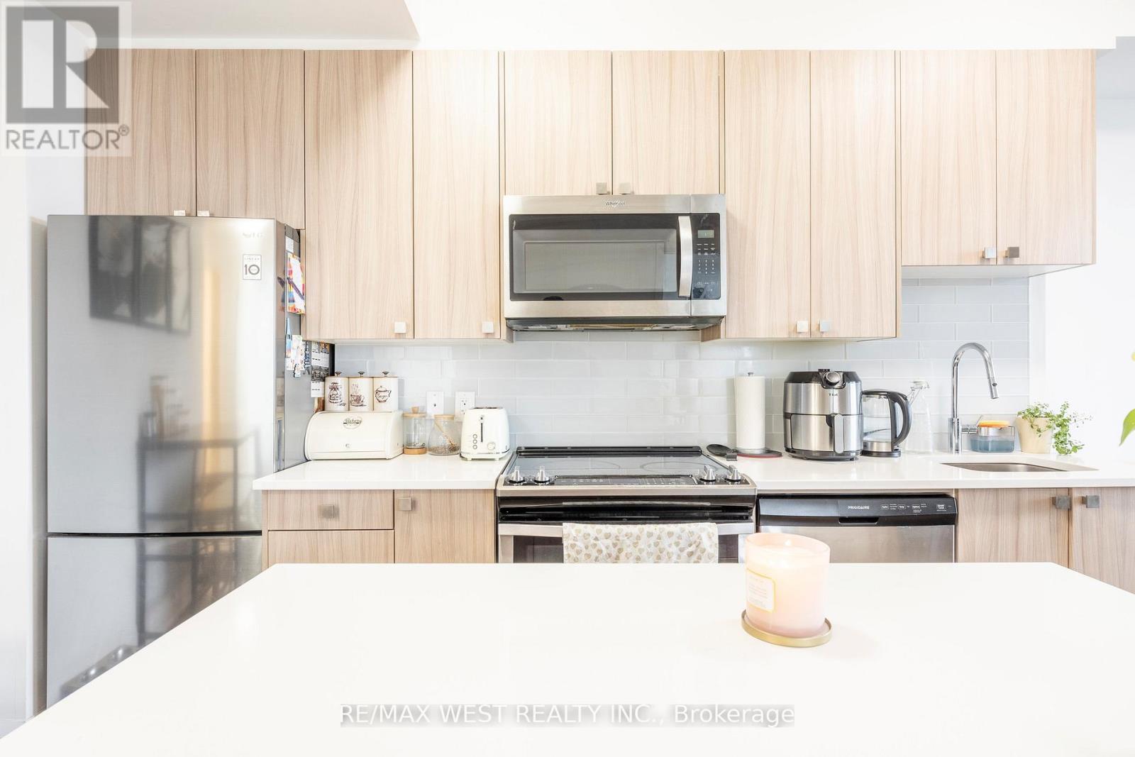 901 - 3655 Kingston Road, Toronto, Ontario  L6B 0X6 - Photo 6 - E12703612