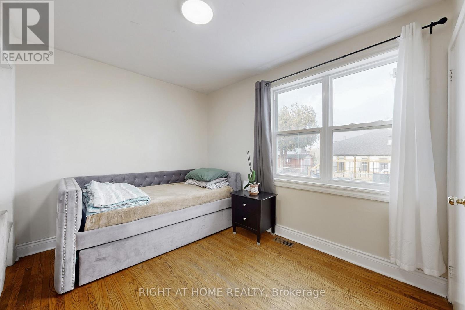 46 Glenshephard Drive, Toronto, Ontario  M1K 4N3 - Photo 15 - E12703616