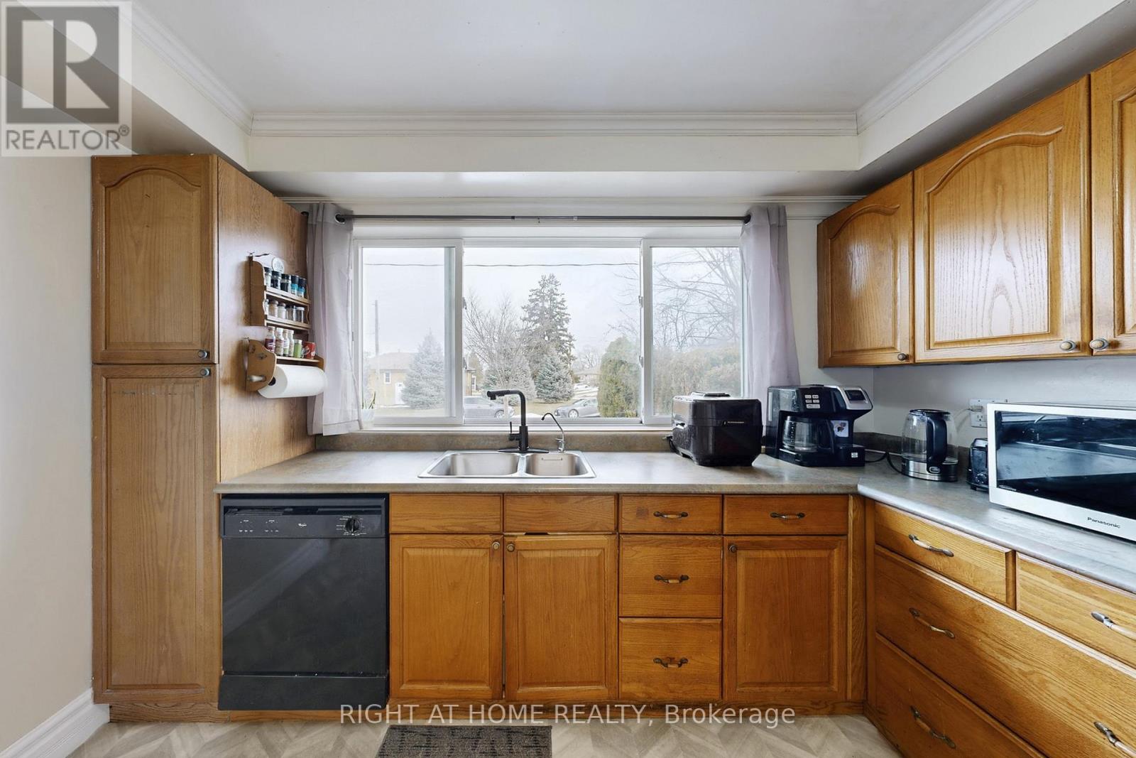 46 Glenshephard Drive, Toronto, Ontario  M1K 4N3 - Photo 19 - E12703616