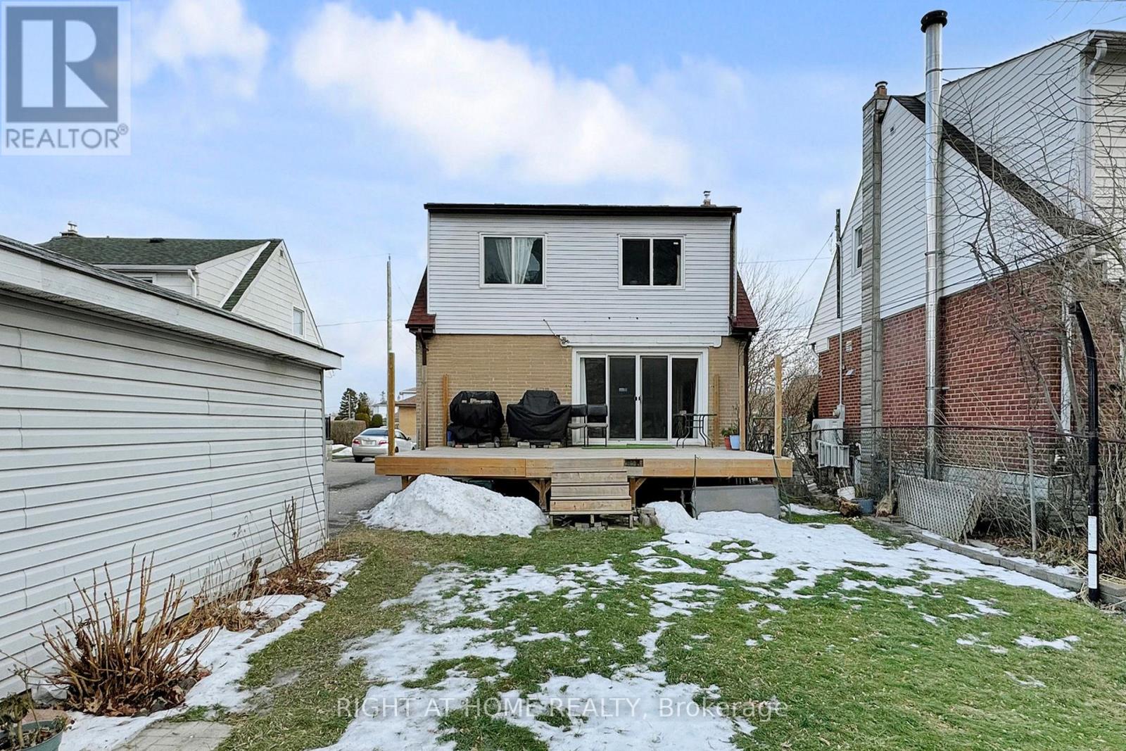 46 Glenshephard Drive, Toronto, Ontario  M1K 4N3 - Photo 4 - E12703616