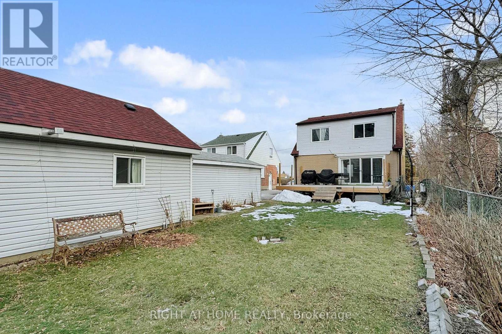 46 Glenshephard Drive, Toronto, Ontario  M1K 4N3 - Photo 6 - E12703616