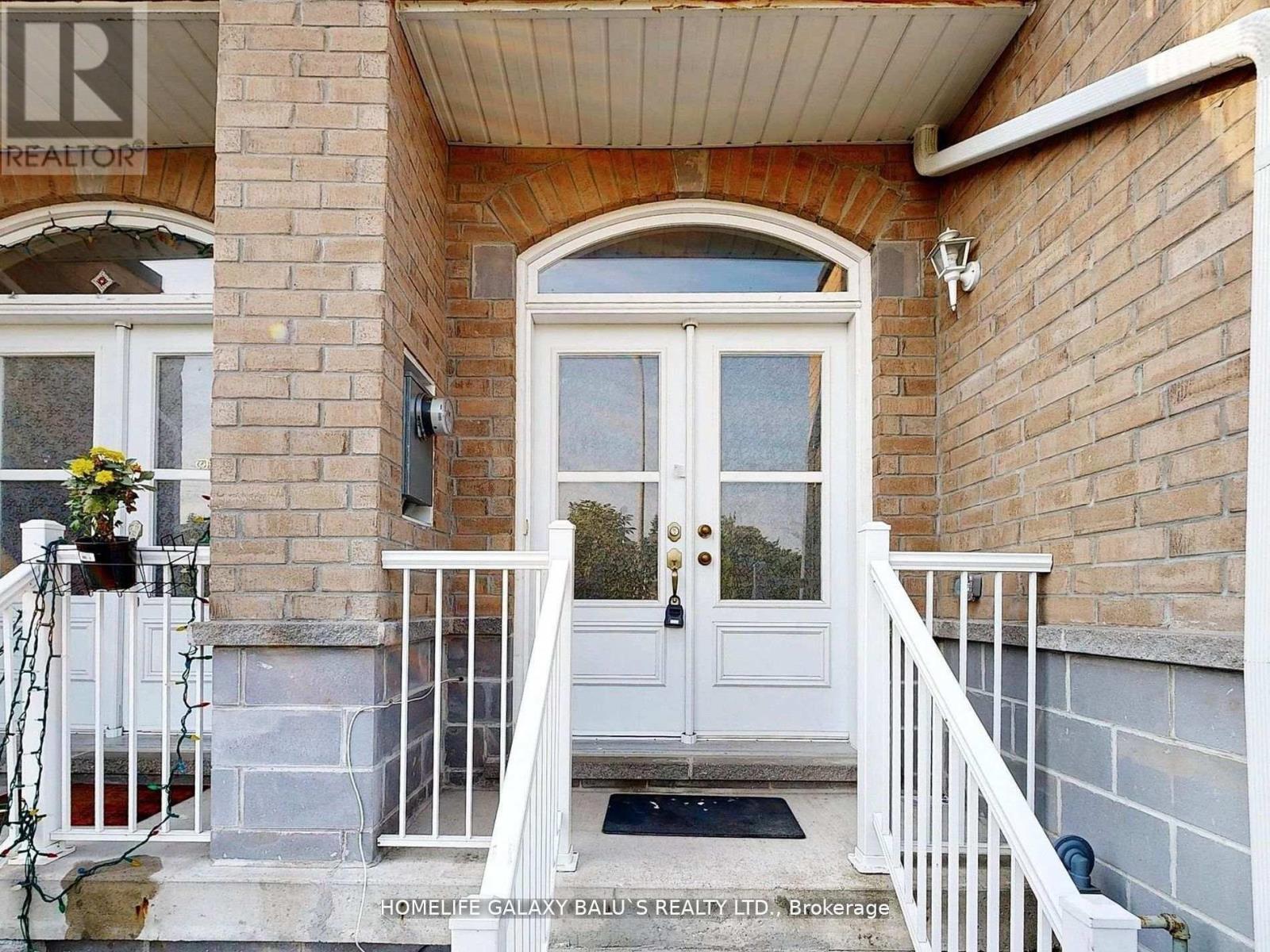 1561 Greenmount Street, Pickering, Ontario  L1X 2J1 - Photo 4 - E12703632