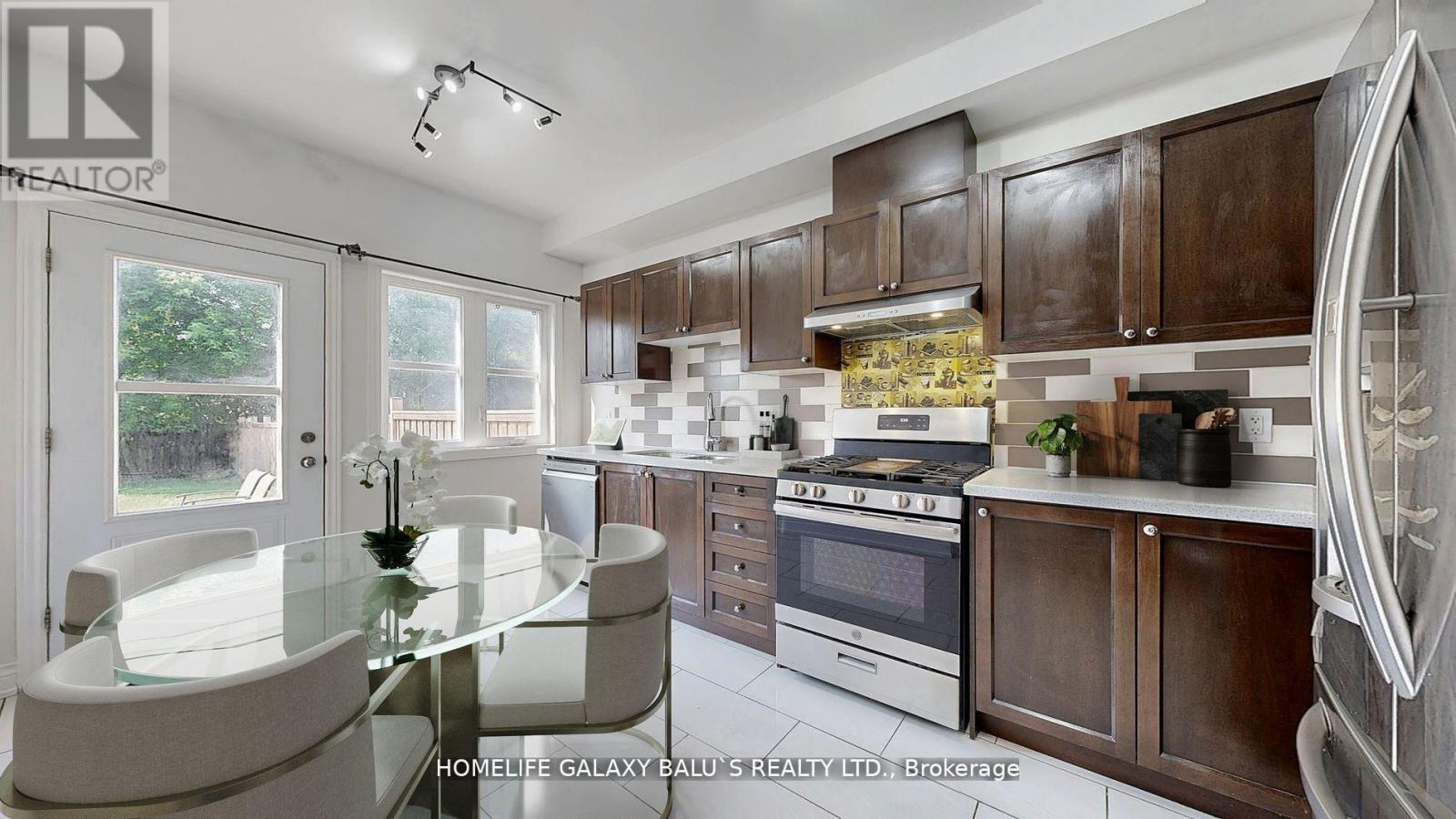 1561 Greenmount Street, Pickering, Ontario  L1X 2J1 - Photo 6 - E12703632