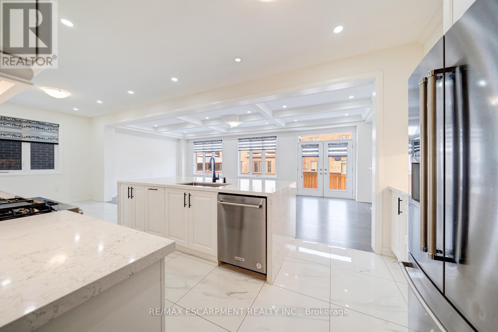 104 Mckean Drive, Whitchurch-Stouffville, Ontario  L4A 4W4 - Photo 12 - N12703598