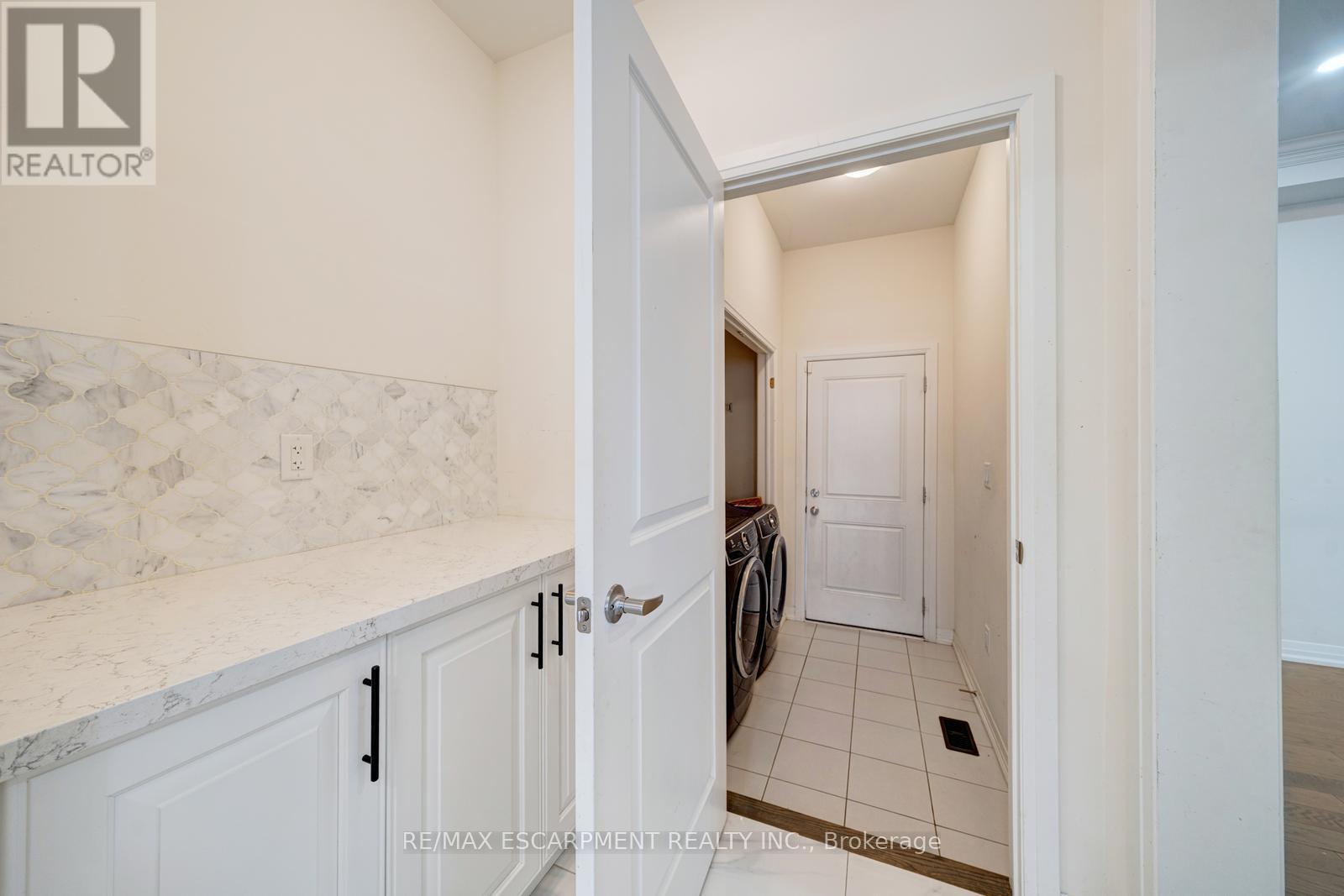 104 Mckean Drive, Whitchurch-Stouffville, Ontario  L4A 4W4 - Photo 13 - N12703598