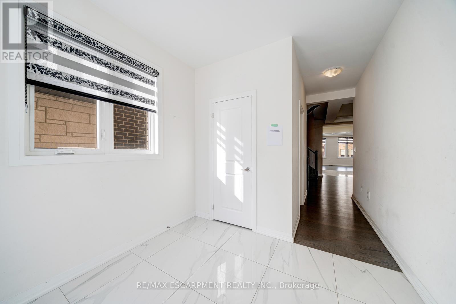 104 Mckean Drive, Whitchurch-Stouffville, Ontario  L4A 4W4 - Photo 2 - N12703598