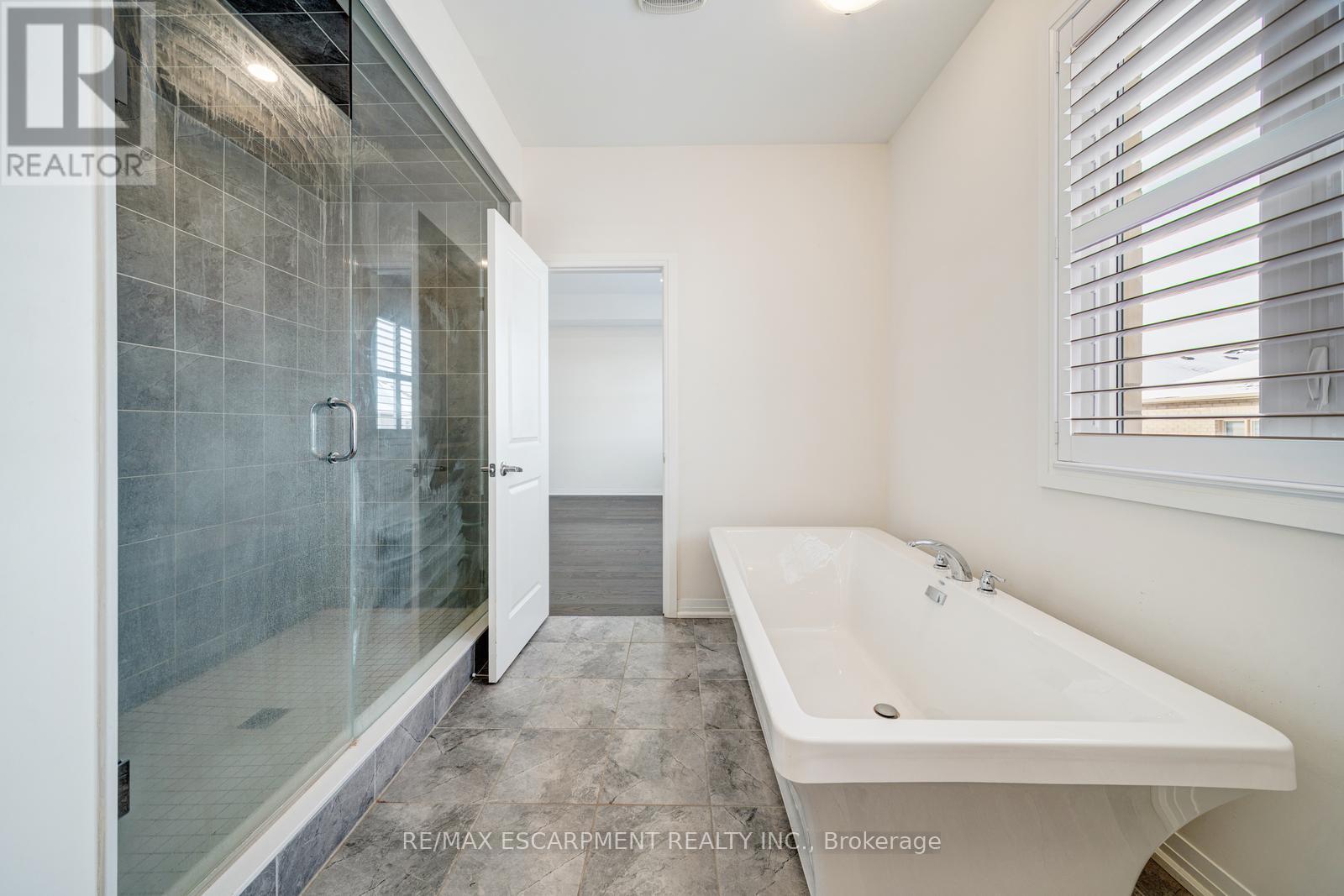 104 Mckean Drive, Whitchurch-Stouffville, Ontario  L4A 4W4 - Photo 23 - N12703598