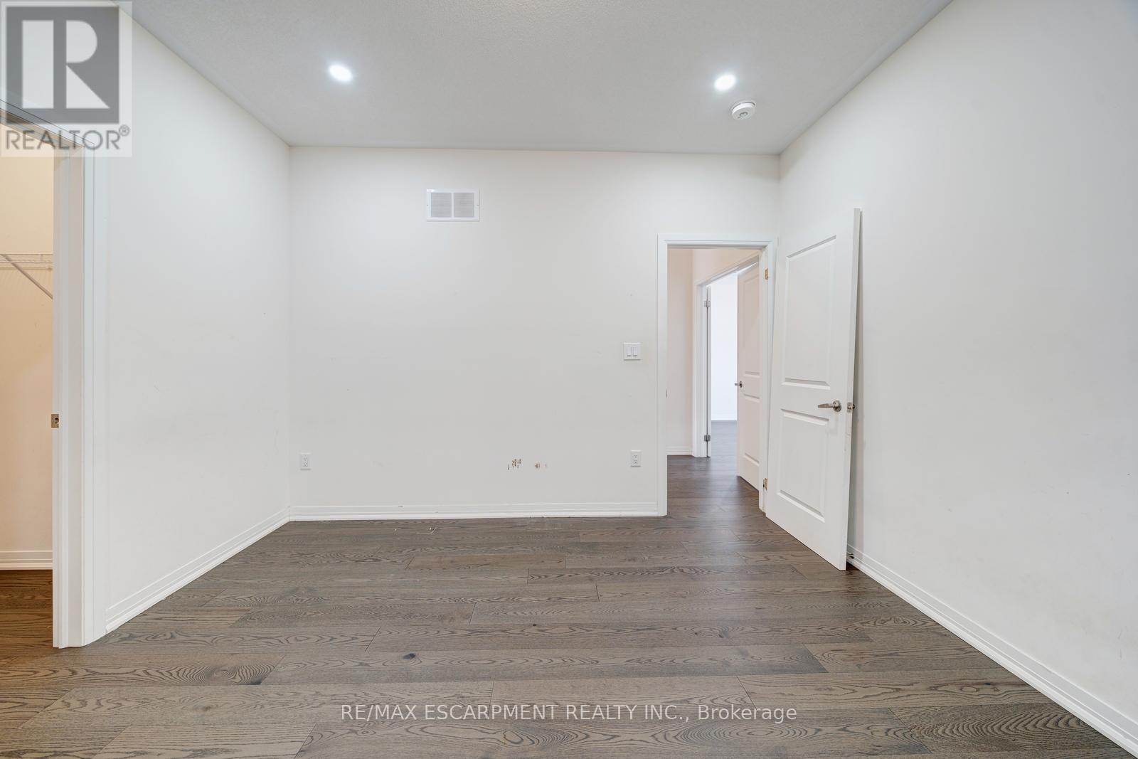 104 Mckean Drive, Whitchurch-Stouffville, Ontario  L4A 4W4 - Photo 30 - N12703598