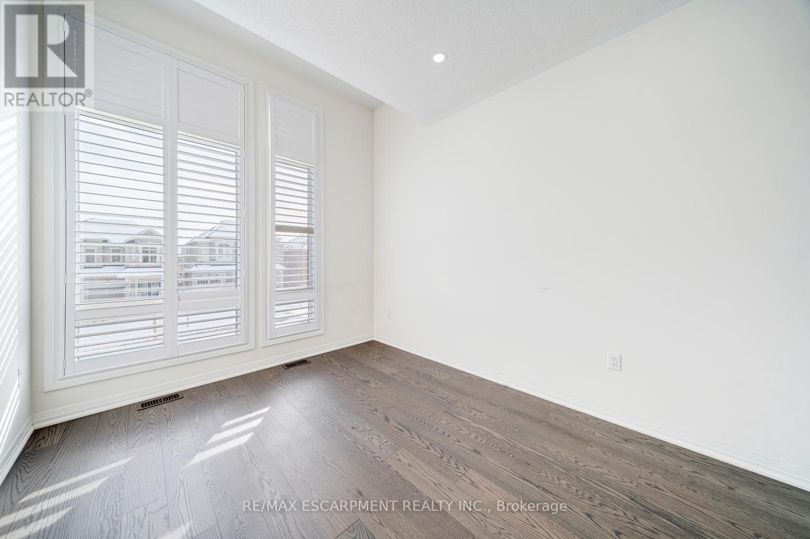 104 Mckean Drive, Whitchurch-Stouffville, Ontario  L4A 4W4 - Photo 33 - N12703598