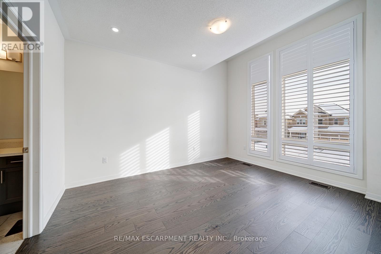 104 Mckean Drive, Whitchurch-Stouffville, Ontario  L4A 4W4 - Photo 38 - N12703598