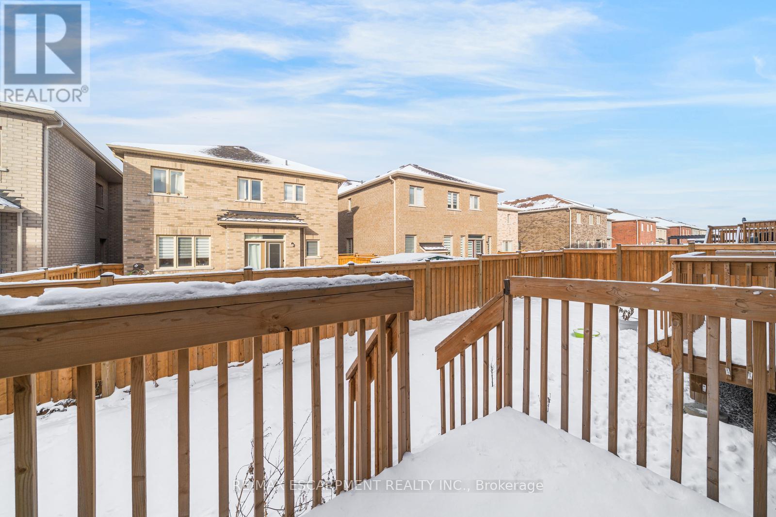 104 Mckean Drive, Whitchurch-Stouffville, Ontario  L4A 4W4 - Photo 43 - N12703598