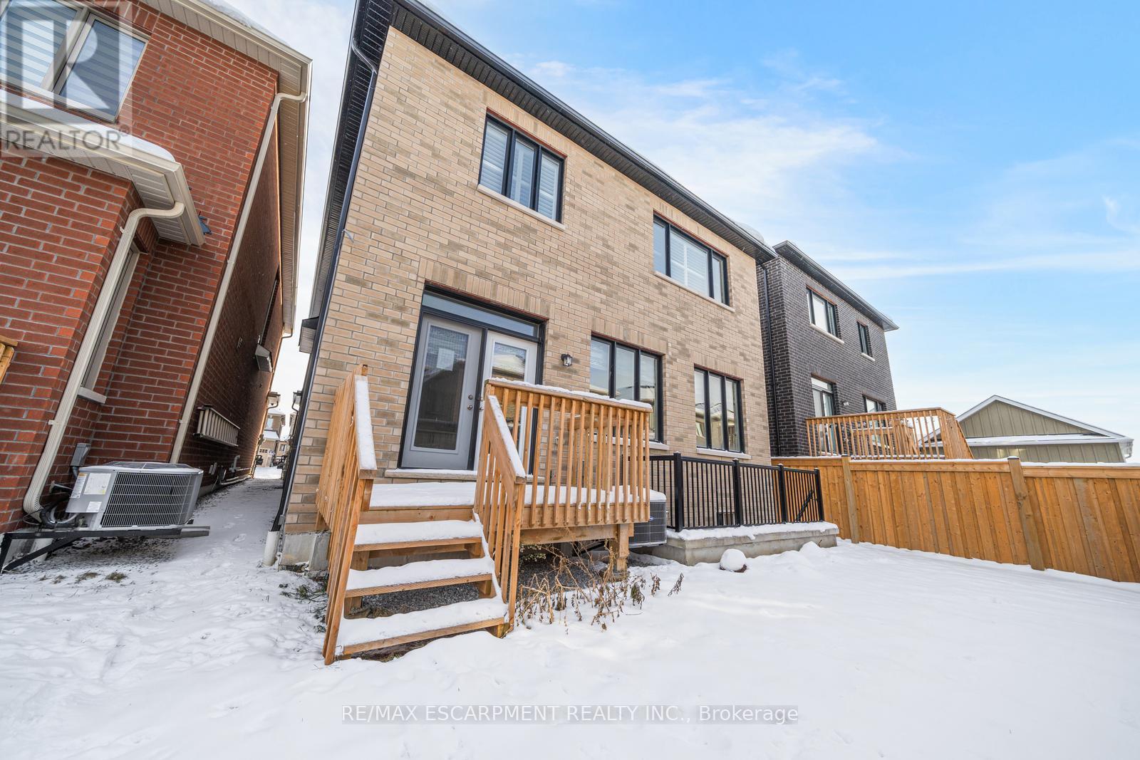 104 Mckean Drive, Whitchurch-Stouffville, Ontario  L4A 4W4 - Photo 45 - N12703598