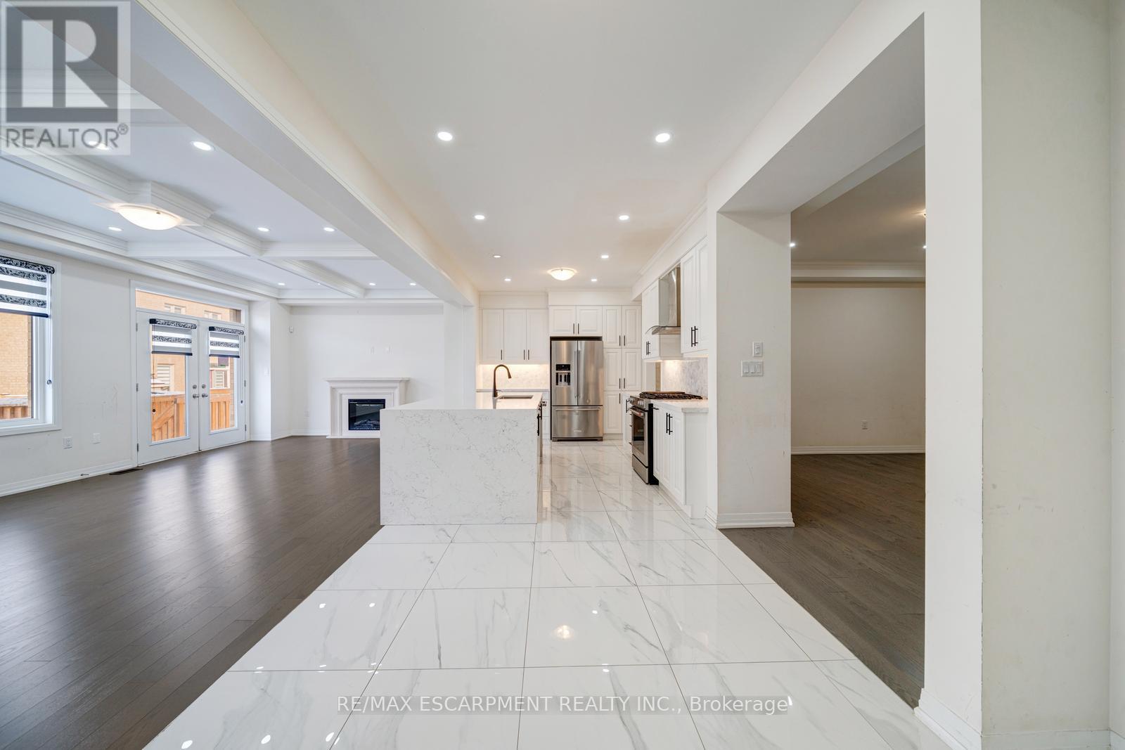 104 Mckean Drive, Whitchurch-Stouffville, Ontario  L4A 4W4 - Photo 7 - N12703598