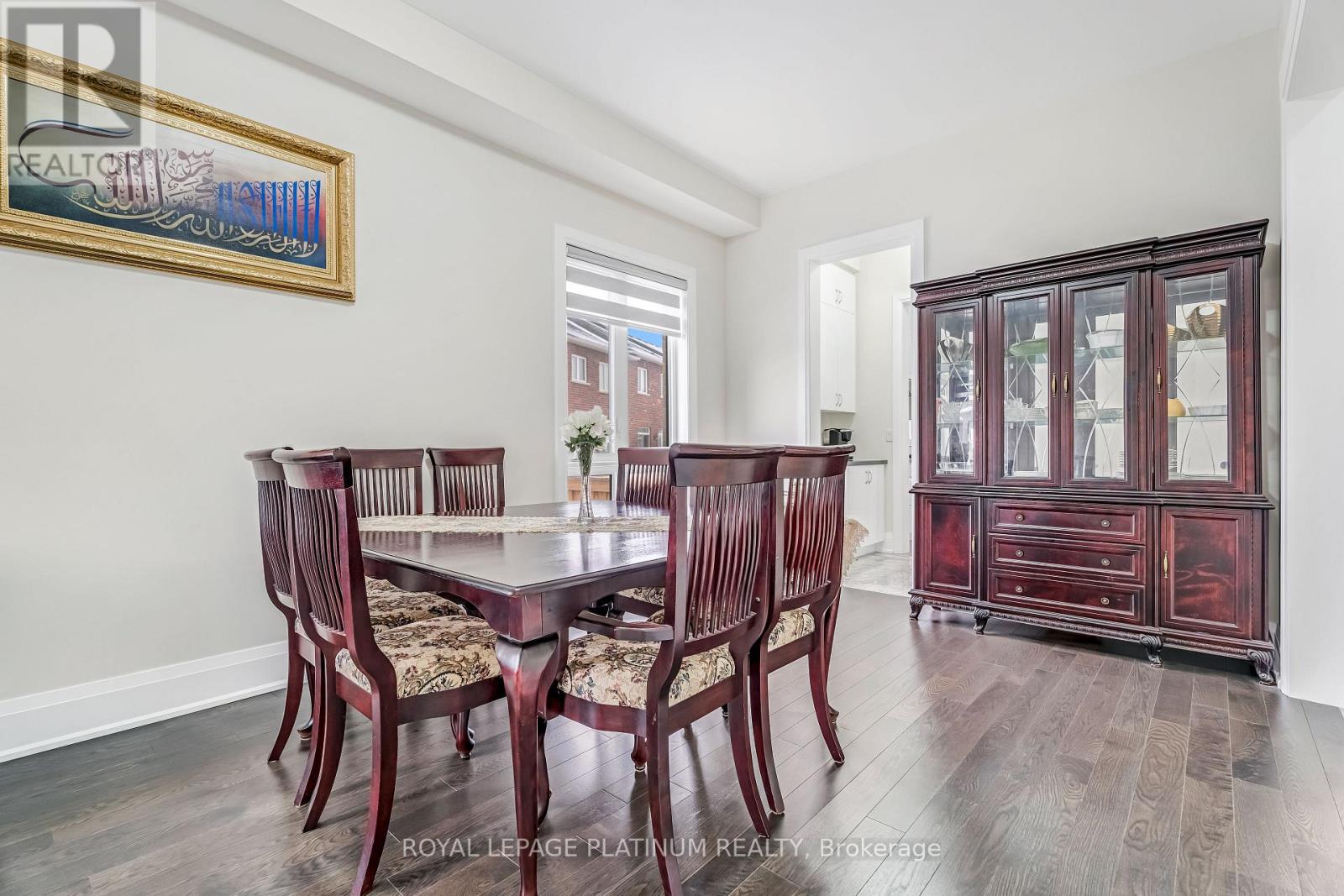 49 Westlake Crescent, Bradford West Gwillimbury (Bradford), Ontario  L3Z 4K4 - Photo 6 - N12703614