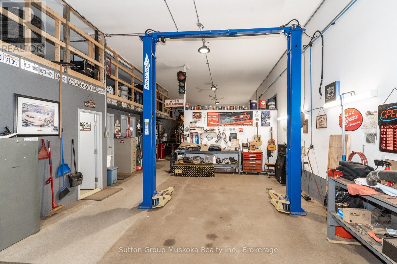 492 Old Ferguson Road E, Huntsville, Ontario  P1H 2J2 - Photo 10 - X12703714