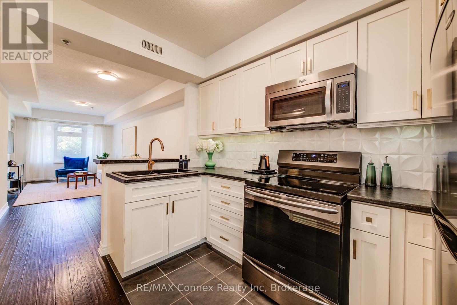 214 - 245 Scotland Street, Centre Wellington (Fergus), Ontario  N1M 0B5 - Photo 15 - X12703868