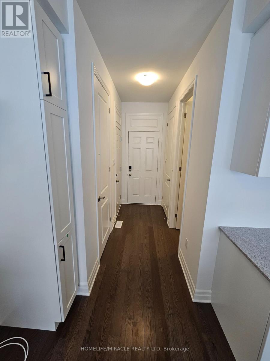 1307 Lily Crescent, Milton, Ontario  L9E 2B7 - Photo 10 - W12703514